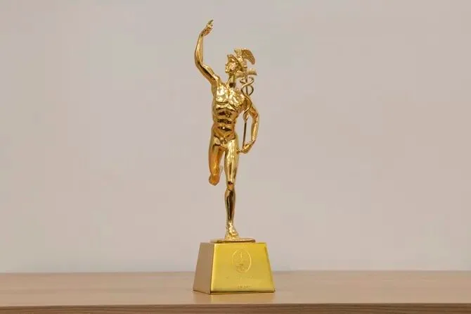 The TTG China Travel Awards Best Airport in China trophy