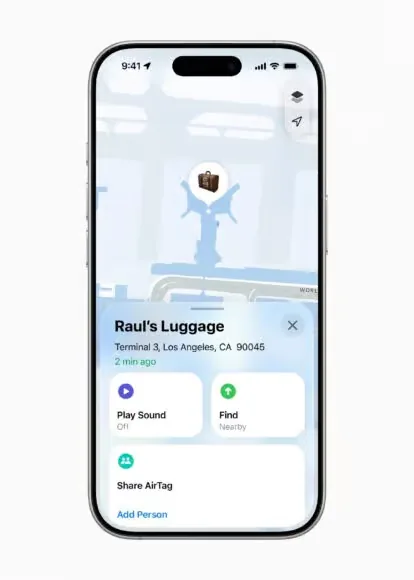 Locating an AirTag-tagged bag in Find My: play a sound, find nearby, share the AirTag