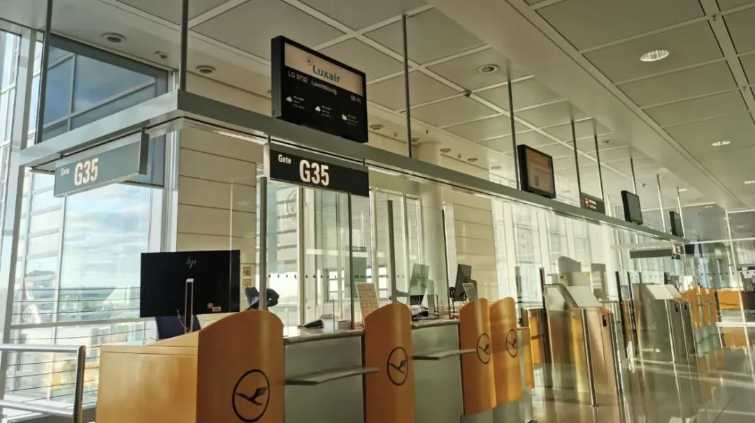 Gate signs